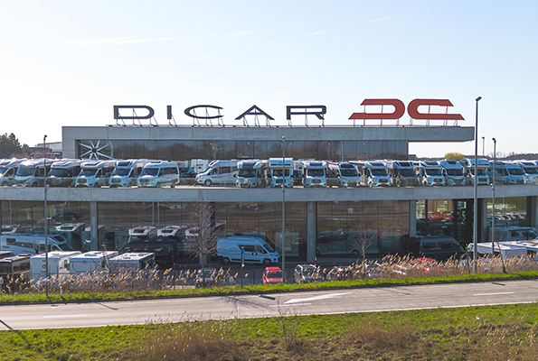 Dicar: bedrijfsgebouw