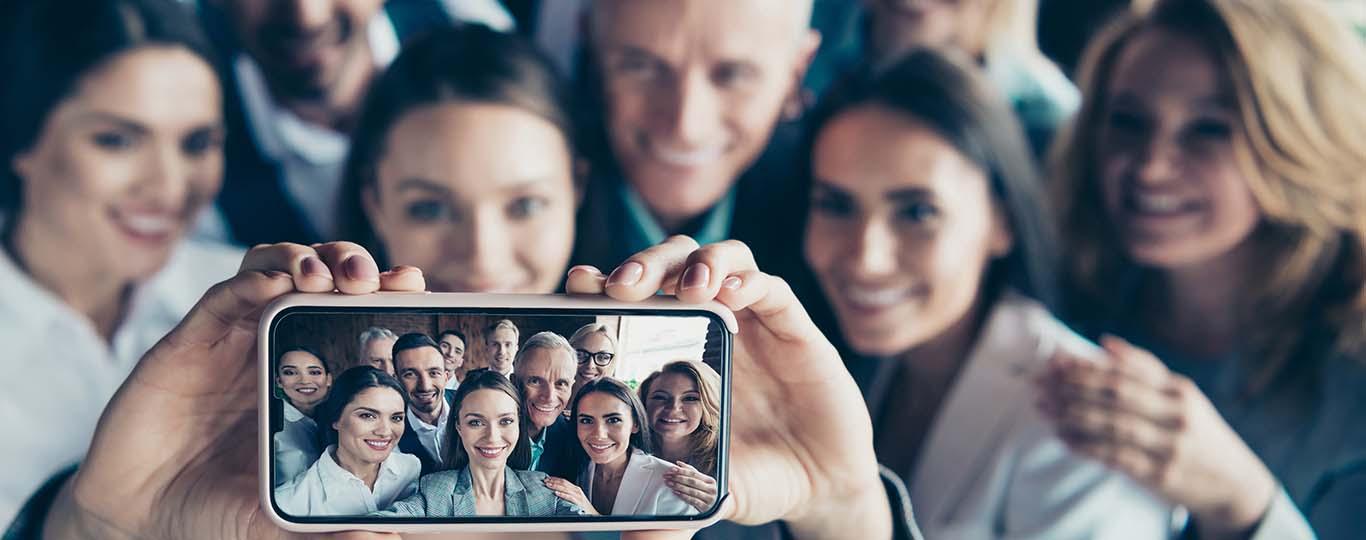 Team neemt een selfie