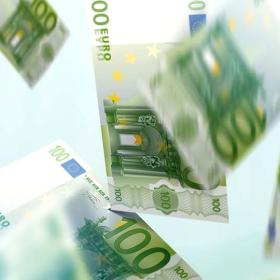 geldbiljetten van 100 euro fladderen in het rond