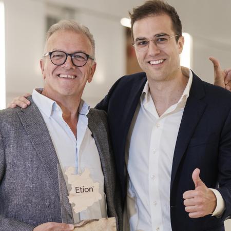 Dirk Van Eyck en zoon Karl met de Kempenaar-trofee