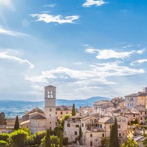 zicht op het historische centrum van Assisi