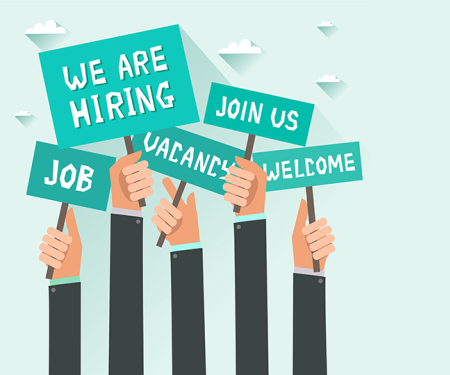 handen steken bordjes rond openstaande vacatures in de lucht