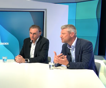 Geert Janssens en Thomas Van Eeckhout in de studio met Francesca Vanthielen